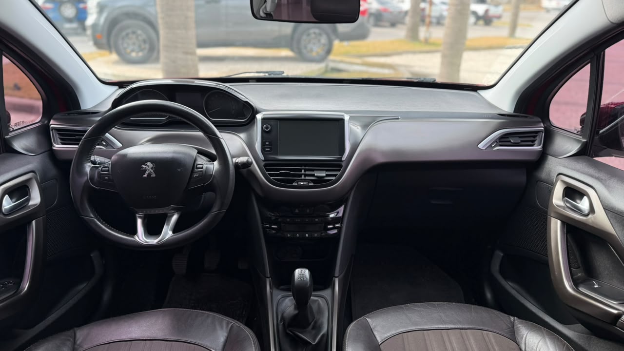 PEUGEOT - 2008 FELINE 1.6  - MANUAL  - 2017
